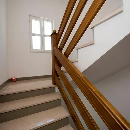 Family Spacious Apartment Split