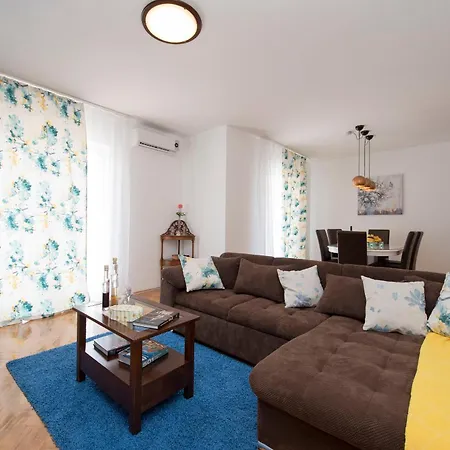 Family Spacious Lägenhet