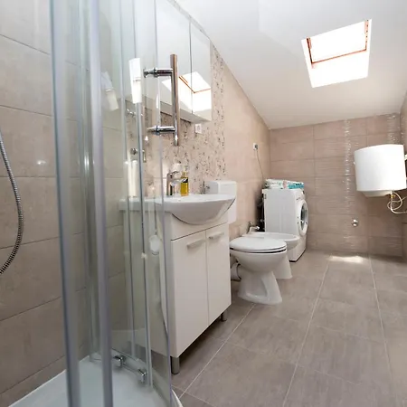 Family Spacious Lägenhet Split