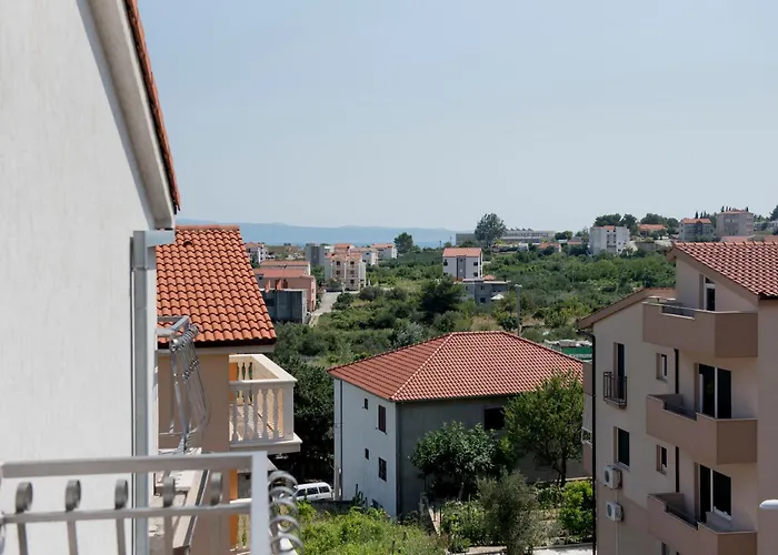 Family Spacious Apartman *