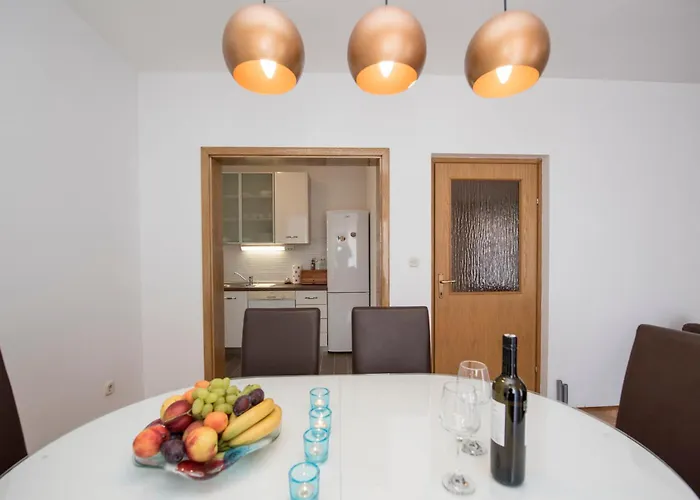 Family Spacious Apartman *