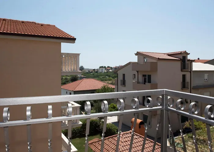 Family Spacious Split